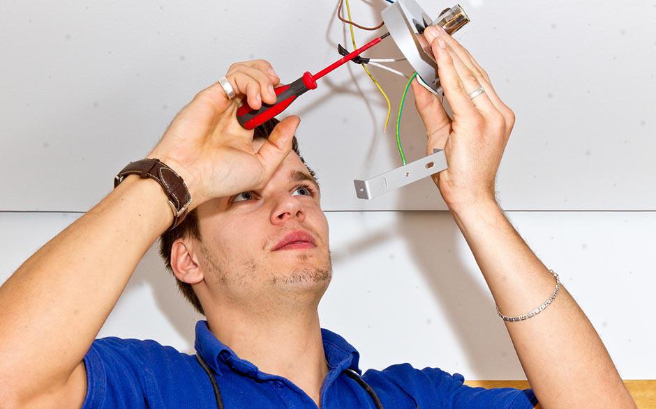 recherche électricien bâtiment Paris 4